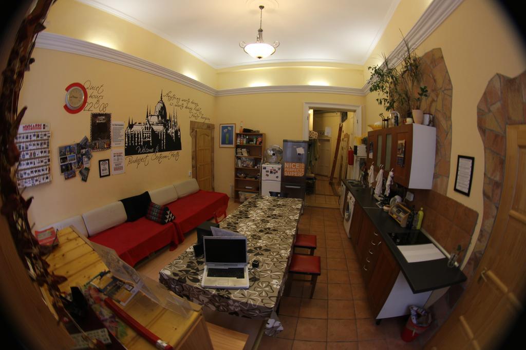 Budapest Centrum Cozy Hostel Buitenkant foto